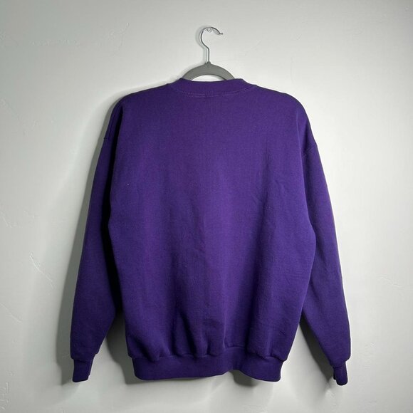 Purple crewneck sweatshirt with embroidered floral design Branson, Montana - Picture 2 of 5